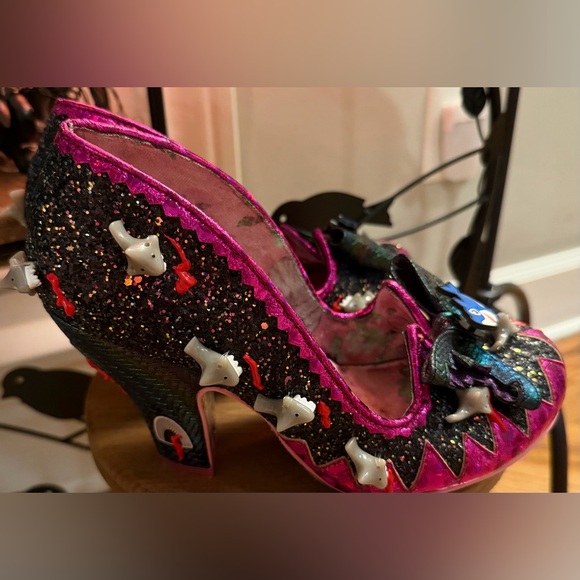 Artisan Custom One-of-a-Kind Shoe in Shark Theme, US Size 8 - Picture 7 of 14